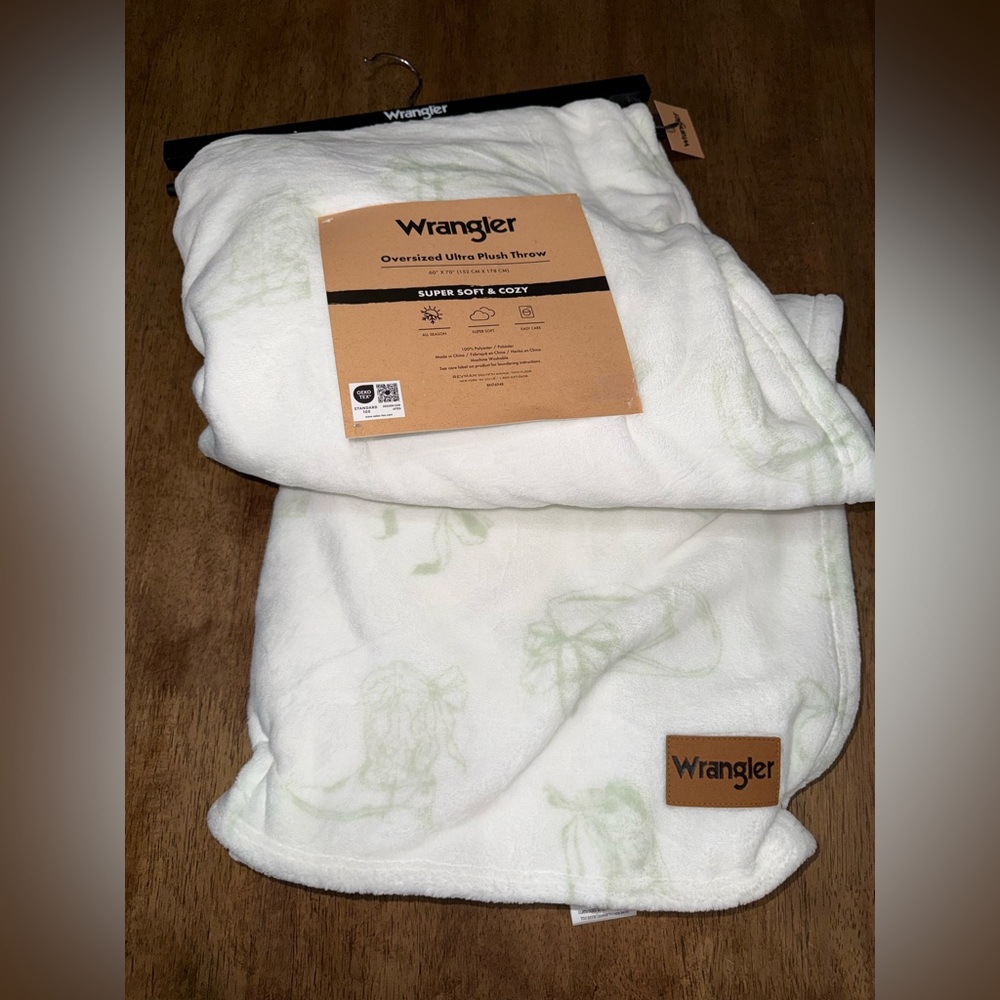 NEW WRANGLER OVERSIZED ULTRA PLUSH THROW 60x70 WHITE PALE SAGE GREEN HATS BOOTS - Picture 11 of 11